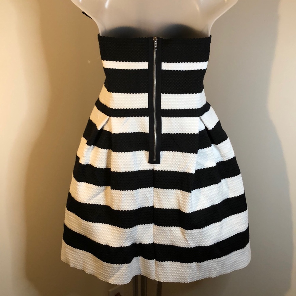 Mini dress - Picture 2 of 3
